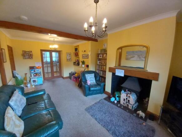 Lounge/Dining Room 1