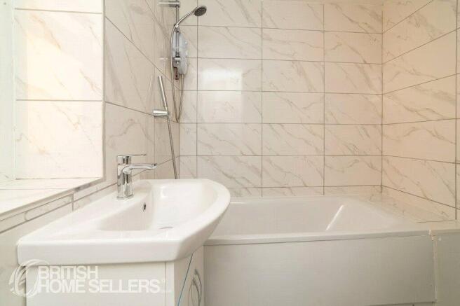 3 bed Detached for sale Image 6