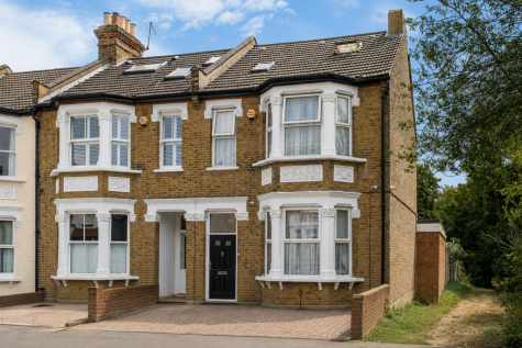 Chelmsford Road, London, Greater London, E18