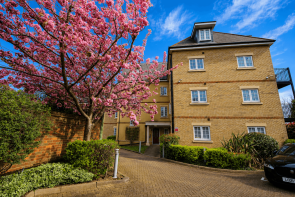 14, 24a Brockley Court, River Bank, London N21 2AB
