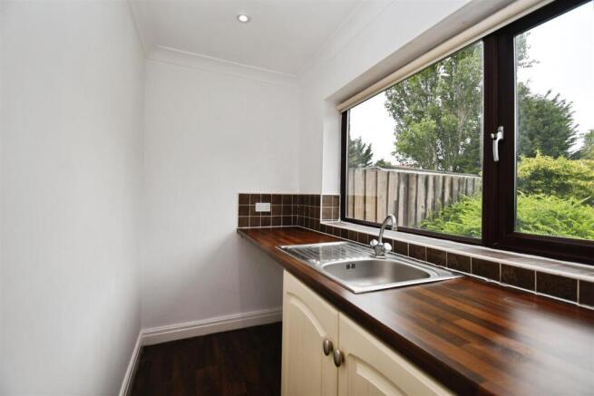 2 bed Semi-Detached for sale Image 9