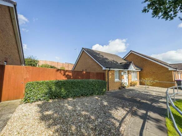 22 Thorncliffe Road-21.jpg