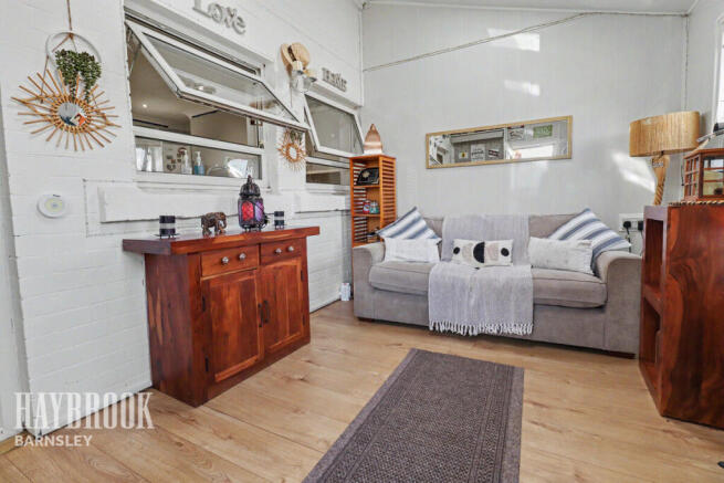 3 bed Semi-Detached for sale Image 9