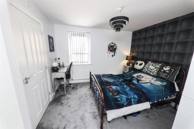 3 bed Semi-Detached for sale Image 11