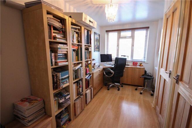 Bedroom/ Family Room