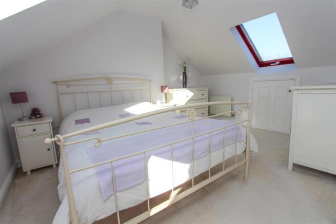 Bedroom 1.jpg