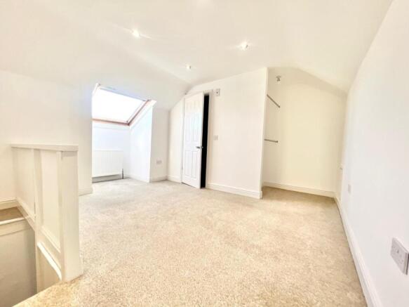 3 bed Terraced to rent Image 11