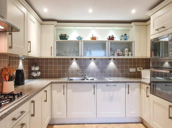 Open plan living/...