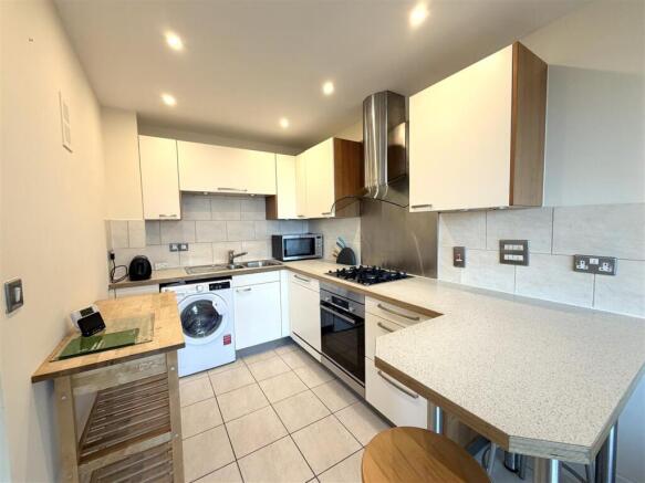 Kitchen 1.JPG