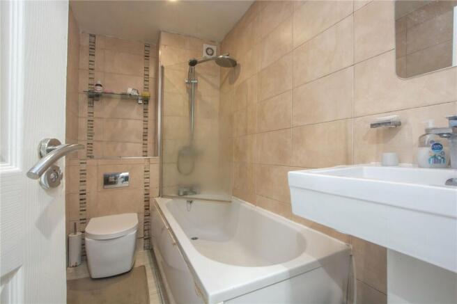 2 bed Apartment for sale Image 6