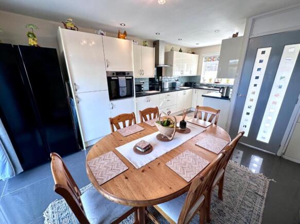 3 bed Terraced for sale Image 5
