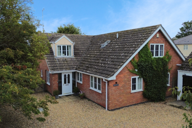 Front of House- Mark Stephens EweMove Newmarket an