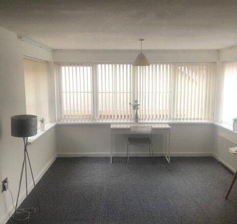 2 bed Apartment to rent Image 3