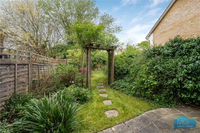 Ribblesdale Avenue, London, N11 photo 3