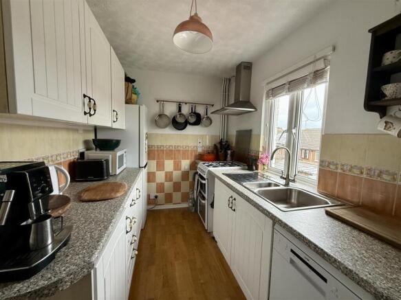 Kitchen: