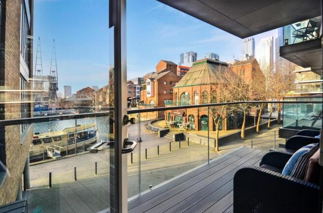 Water View, 2 Bedroom For Sale at Isle of Dogs, E1