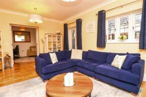 3, Royston Drive, Ewshot, Farnham GU10 5DH