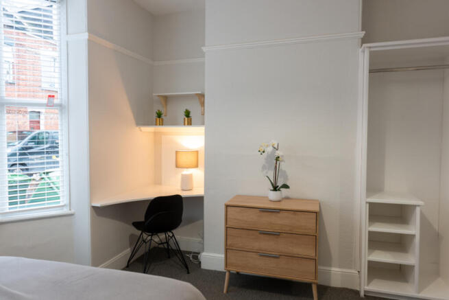 21 Well Street, Bedroom 1