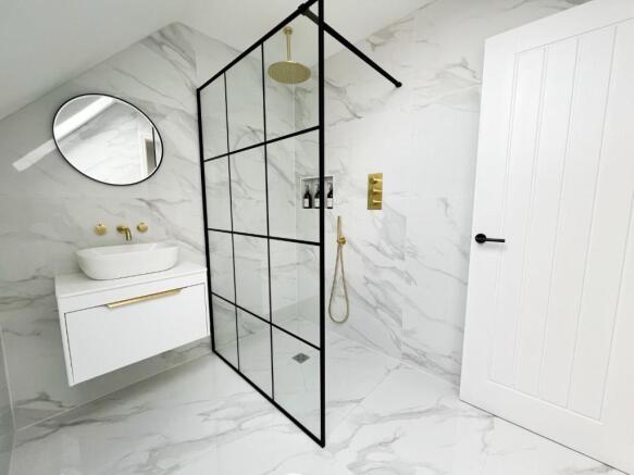 Bathroom second floor