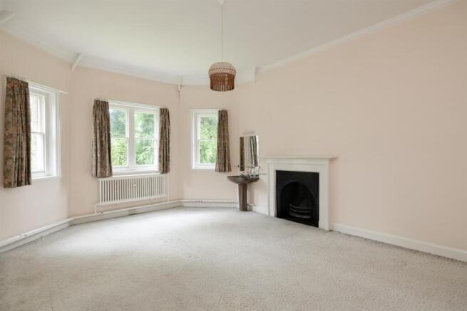 7 bed House for sale Image 11