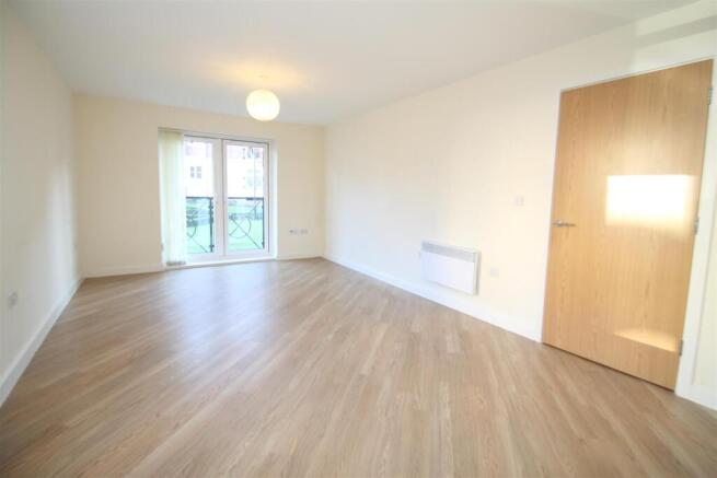 162 The Ferns Living.jpg