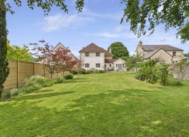 Garden to house