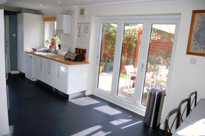 Kitchen/ Dining Room
