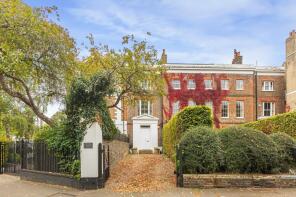44a Tudor House, The Green, Richmond TW9 1NQ