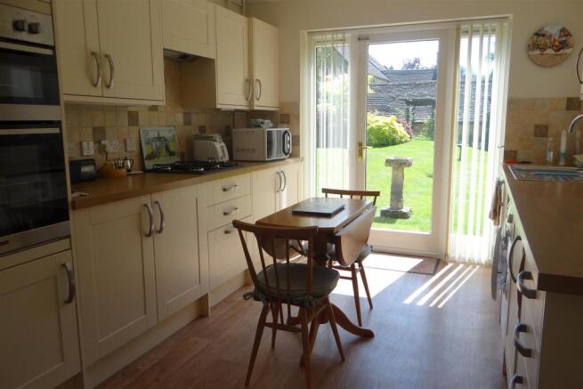 KitchenBreakfastRoom.JPG