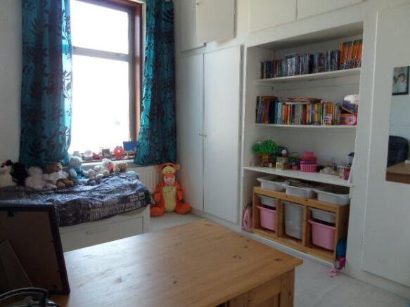 BEDROOM 2