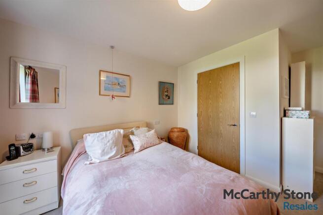 1 bed Apartment for sale Image 12