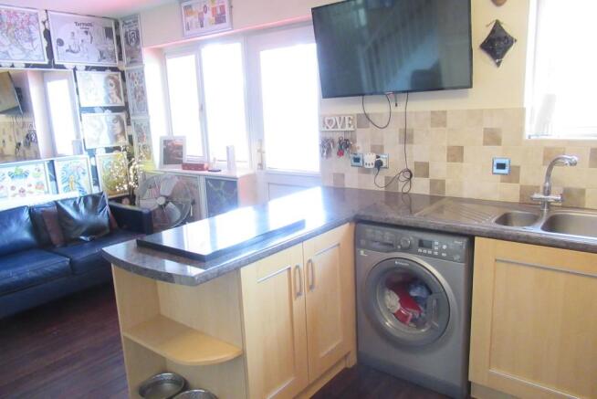 KITCHEN-DINER