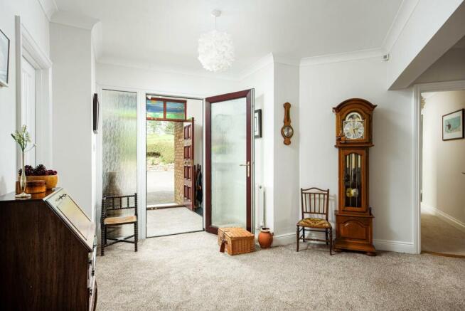 Hallway1.jpg