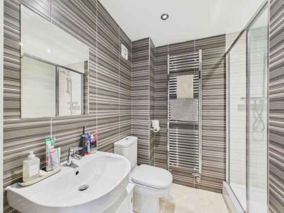 4 bed Link Detached House for sale Image 6
