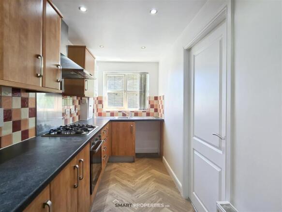 2 bed Flat for sale Image 4
