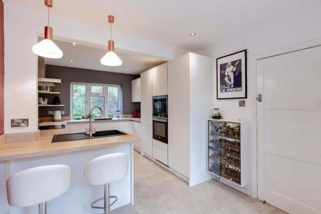 Lyminster Ave_12.jpg