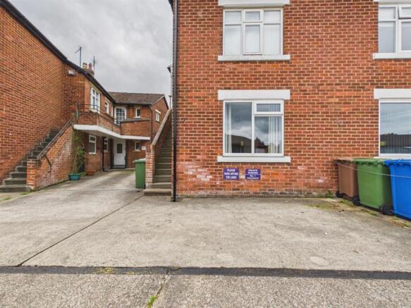 2 bed Flat for sale Image 10