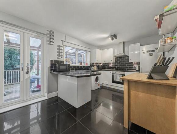 20251216040847_001_7nQBI (1).jpg