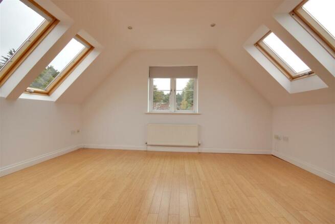 Bedroom 4.jpg