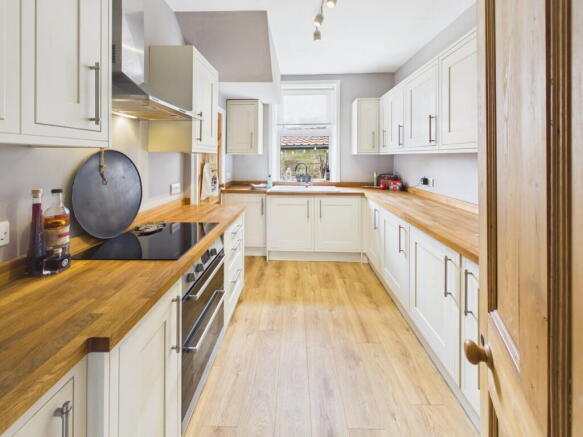 4 bed Terraced for sale Image 7