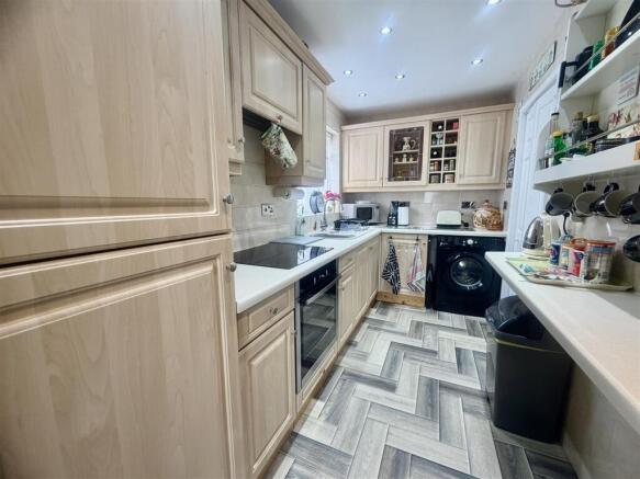 2 bed Semi-Detached Bungalow for sale Image 4