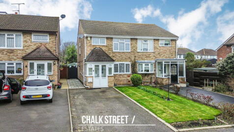 Carisbrooke Close, Hornchurch, RM11