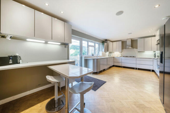 Kitchen/Breakfast Rm