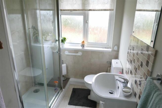 MODERN SHOWER ROOM