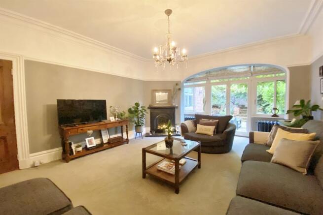Lounge 1