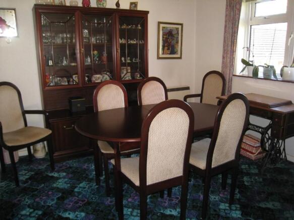 Dining Room/Bed 3