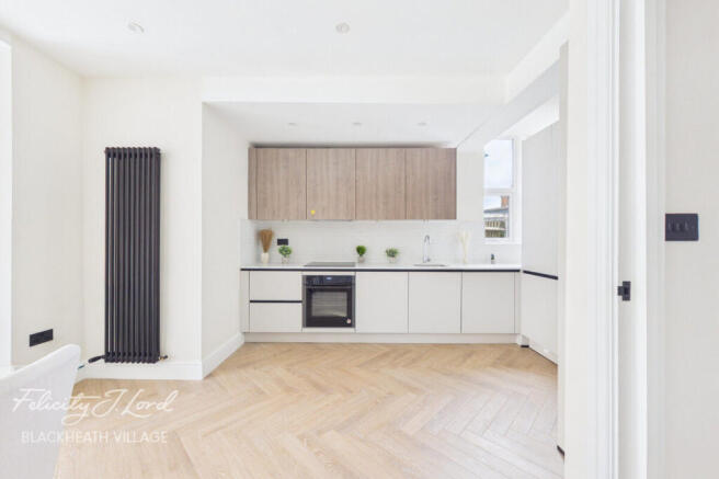 5-bed flat on Springrice Road, London, £960,000