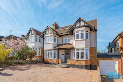 Hoodcote Gardens, London, N21