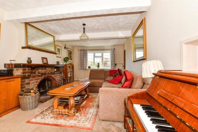 Lounge/ Dining Room