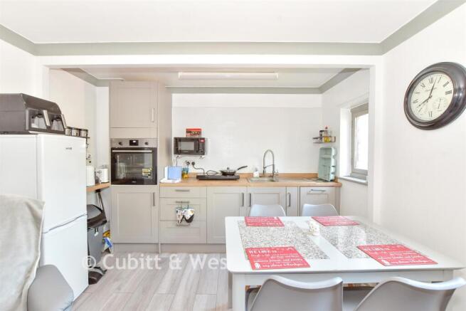 Lounge/Kitchen
